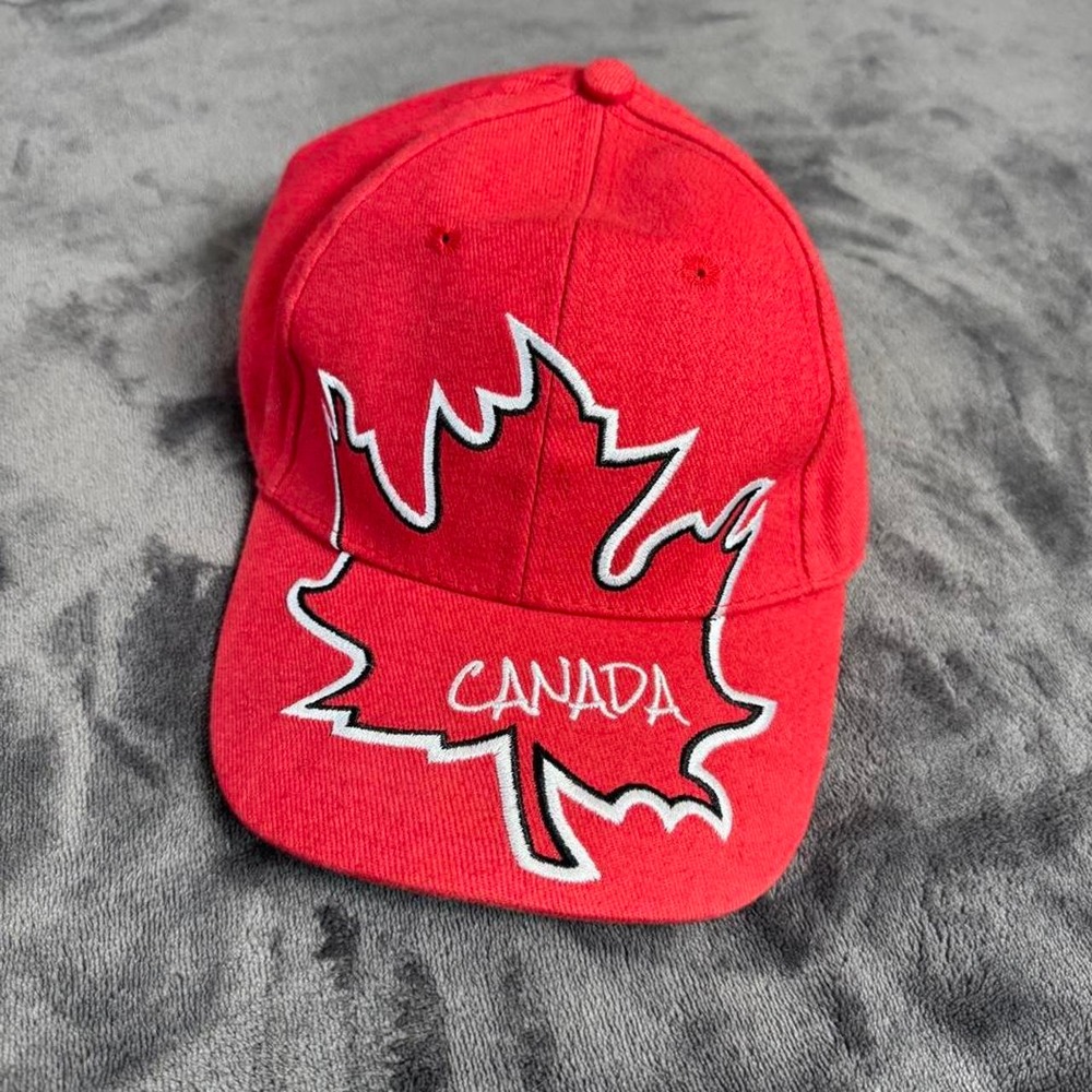 Canada Hat red